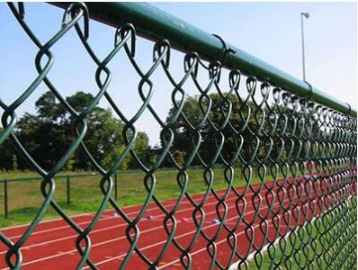 球场围网​是专为篮球场设计的新型安全防护围网