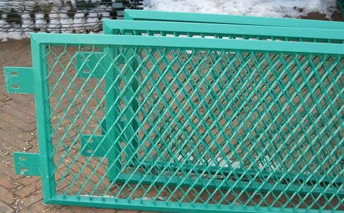 运动场围栏网是​属于郊野围栏的一种