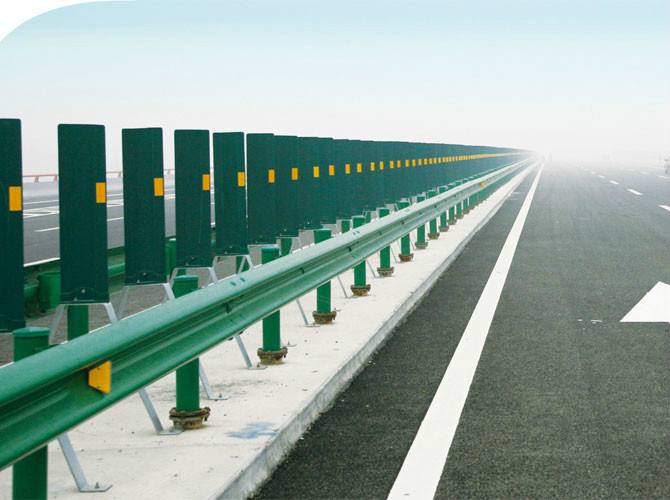 高速公路护栏的使用优势